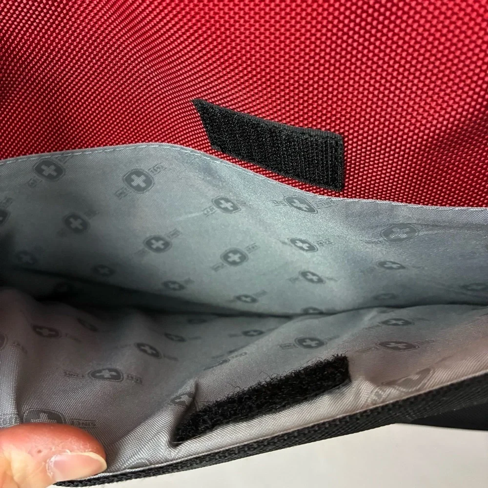 Swiss Gear Messenger/Laptop Bag by Wenger
